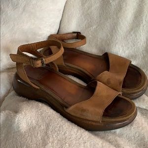 Dansko sandals 39